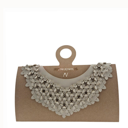 Necklace classic offwhite card