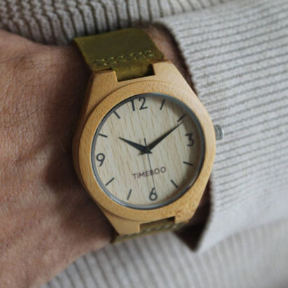 Horloge BIJ groen met cijfers sfeer