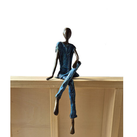 zittende-man-in-blauw-front