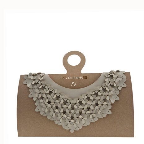 Necklace classic offwhite card