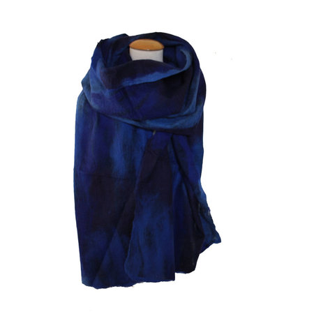 Sjaal gevilt op chiffon blauwtinten