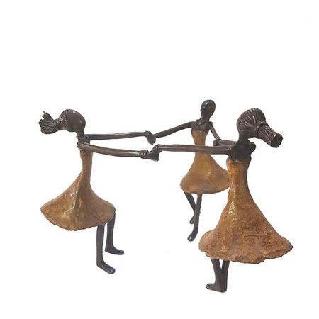 Dansende vrouwen bruine rok