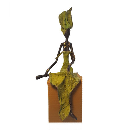 Vrouw met groene jurk L