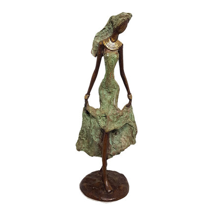 Vrouw in groene jurk (2)