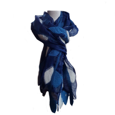 Sjaal gevilte blaadjes diepblauw wit