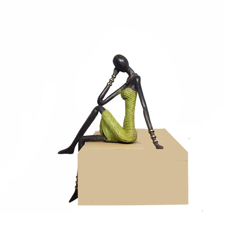 Denkende vrouw in groen (3)