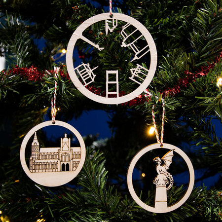 Kerstballen hout Den Bosch