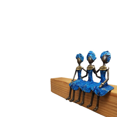 Drie vrouwen in blauw