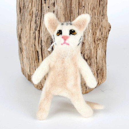 Vingerpopje witte kat vilt