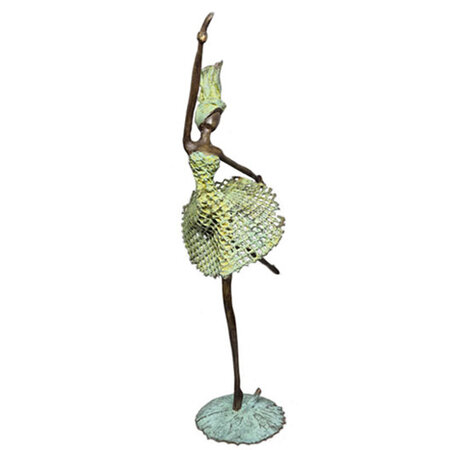 Danseres in groene jurk