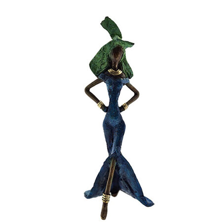 Vrouw in blauwe jurk