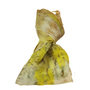 Sjaal gevilt op sarizijde geel